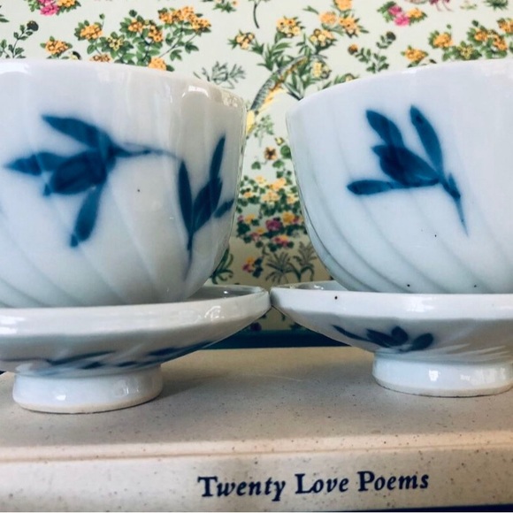 🛑SOLD🛑 Timeless Gaiwan Tea Cups, White With Blue Floral Leaf Design (Set of 2) - Picture 6 of 6